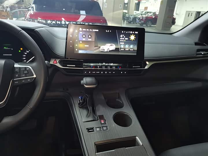 Фото 13 - Toyota Sienna