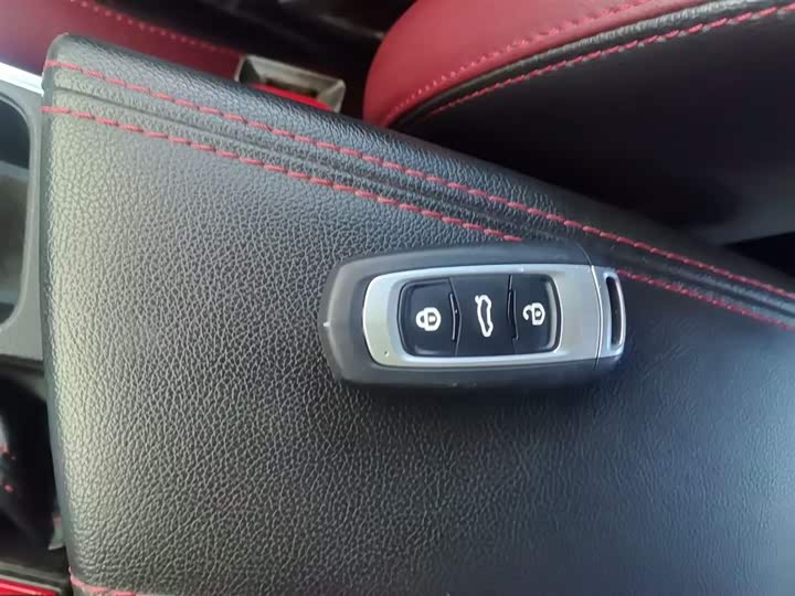 Фото 12 - Geely Vision X3