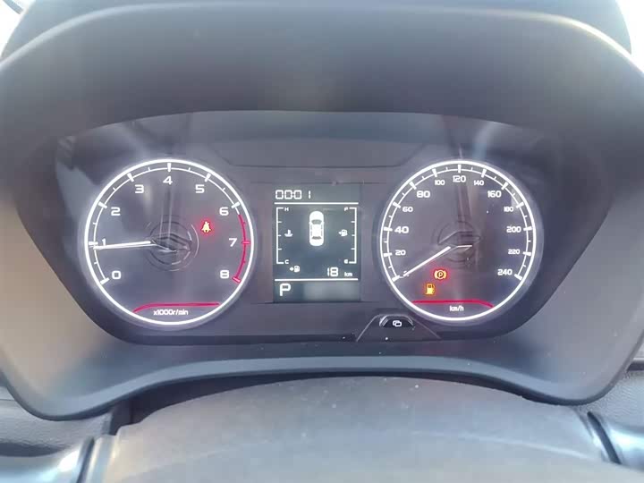 Фото 4 - Geely Vision X3