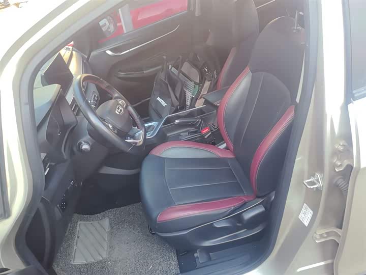 Фото 8 - Geely Vision X3