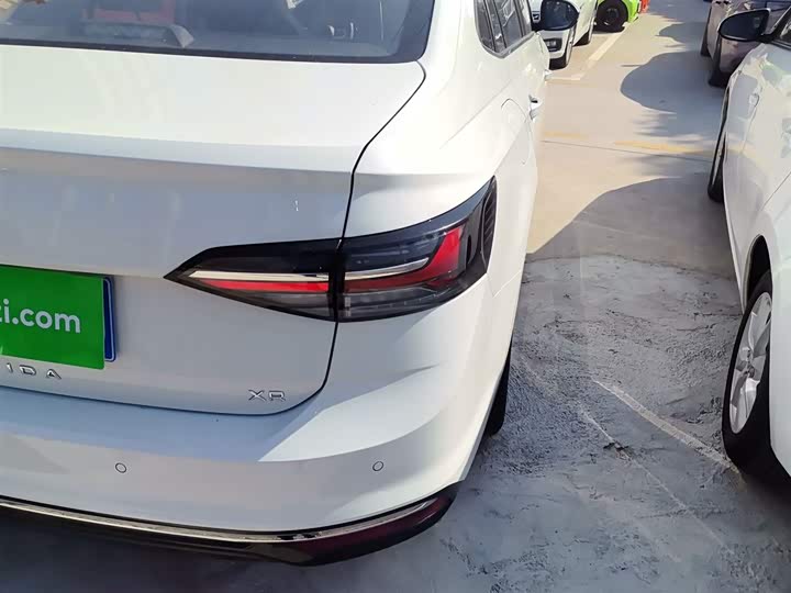 Фото 8 - Volkswagen Lavida