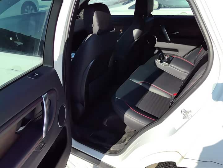 Фото 11 - Land Rover Discovery Sport