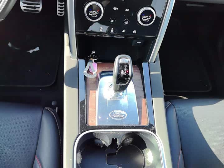 Фото 16 - Land Rover Discovery Sport