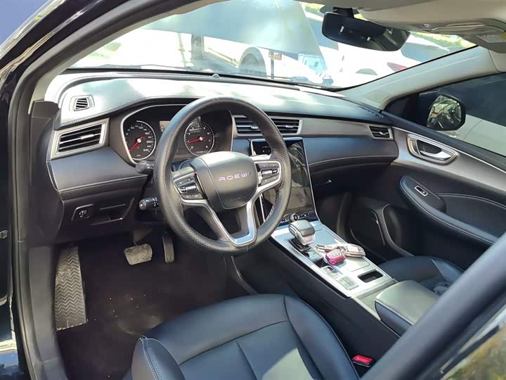 Фото 12 - Roewe RX5