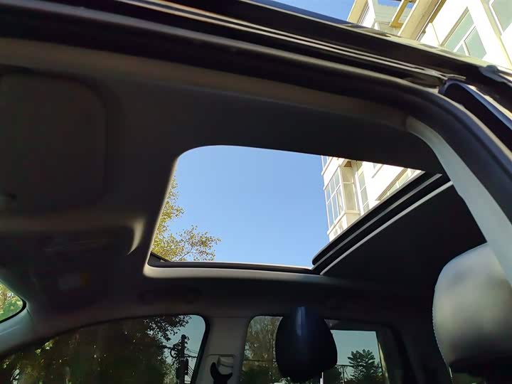 Фото 8 - Roewe RX5