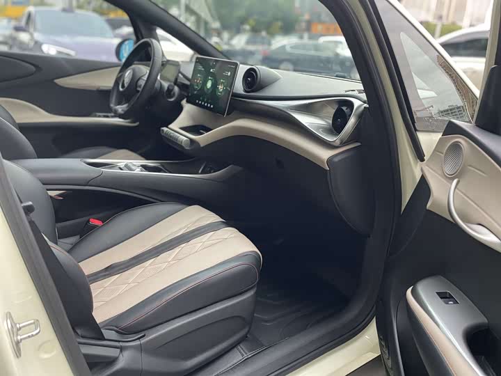 Фото 10 - BYD Dolphin