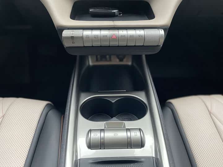 Фото 15 - BYD Dolphin