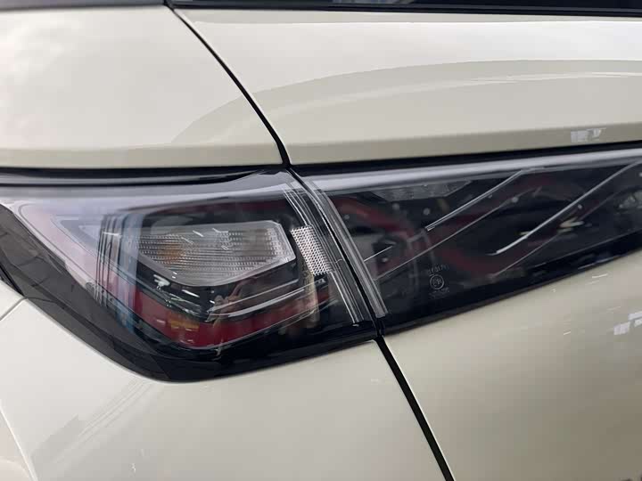 Фото 18 - BYD Dolphin