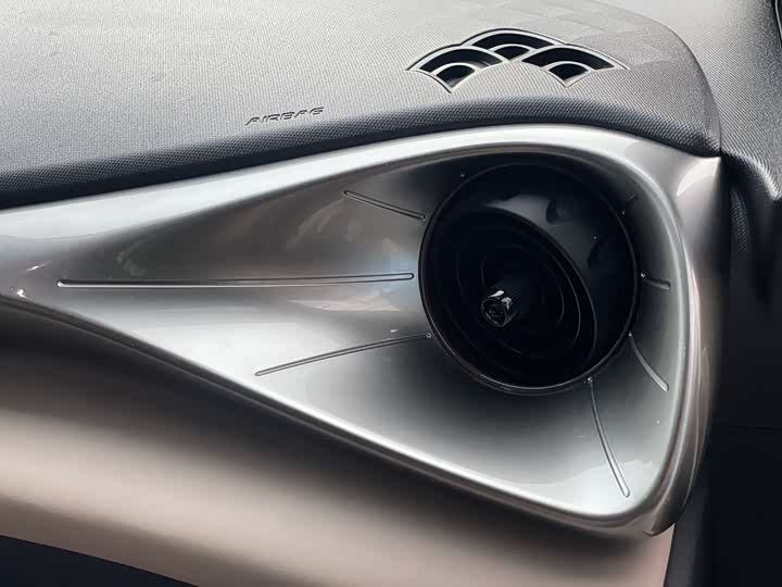 Фото 20 - BYD Dolphin