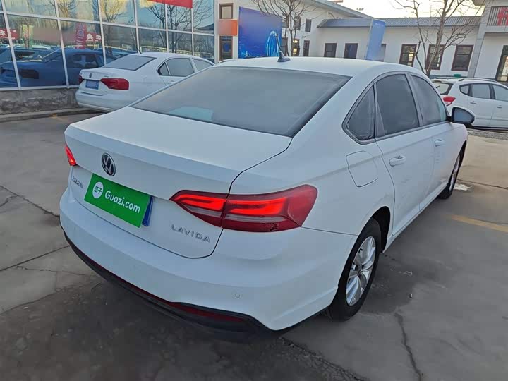 Фото 7 - Volkswagen Lavida