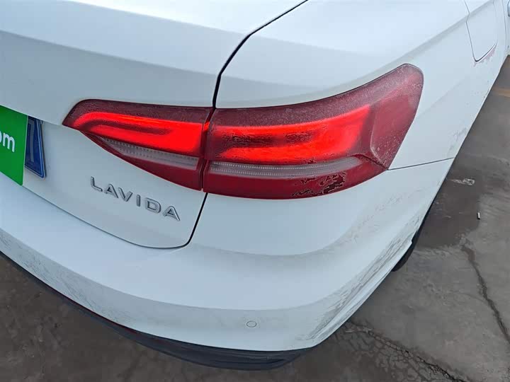 Фото 8 - Volkswagen Lavida