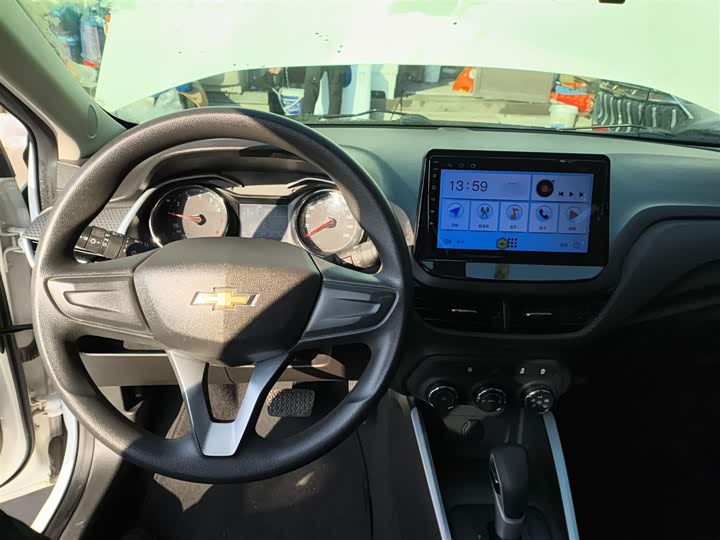 Фото 10 - Chevrolet Onix (Cavalier)