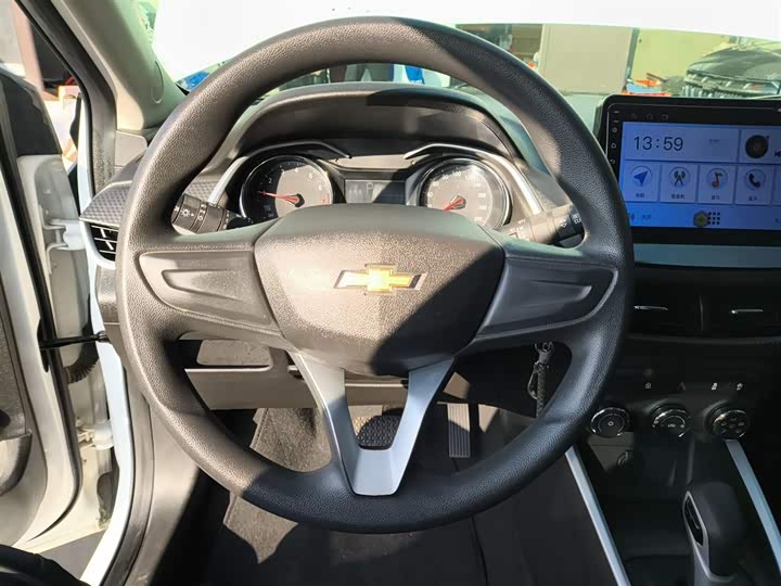 Фото 11 - Chevrolet Onix (Cavalier)