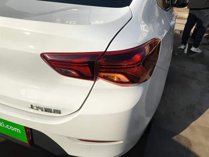 Фото 8 - Chevrolet Onix (Cavalier)