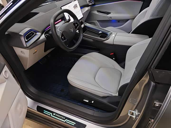 Фото 15 - BAIC Arcfox Alpha S5