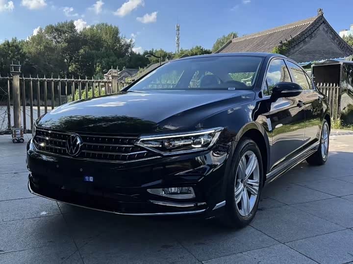 Фото 1 - Volkswagen Magotan