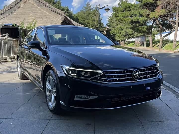 Фото 2 - Volkswagen Magotan