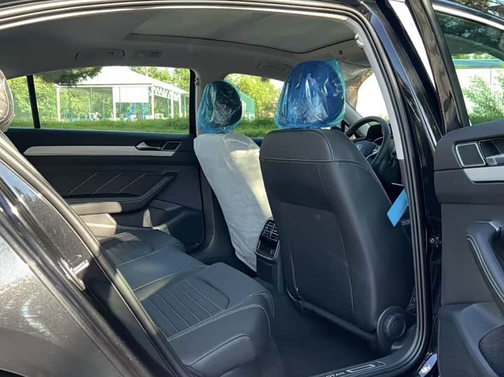 Фото 5 - Volkswagen Magotan