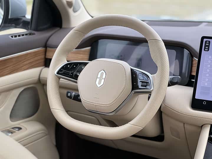 Фото 16 - Aito M7