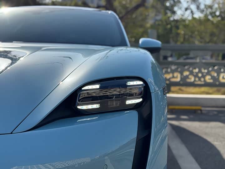 Фото 7 - Porsche Taycan