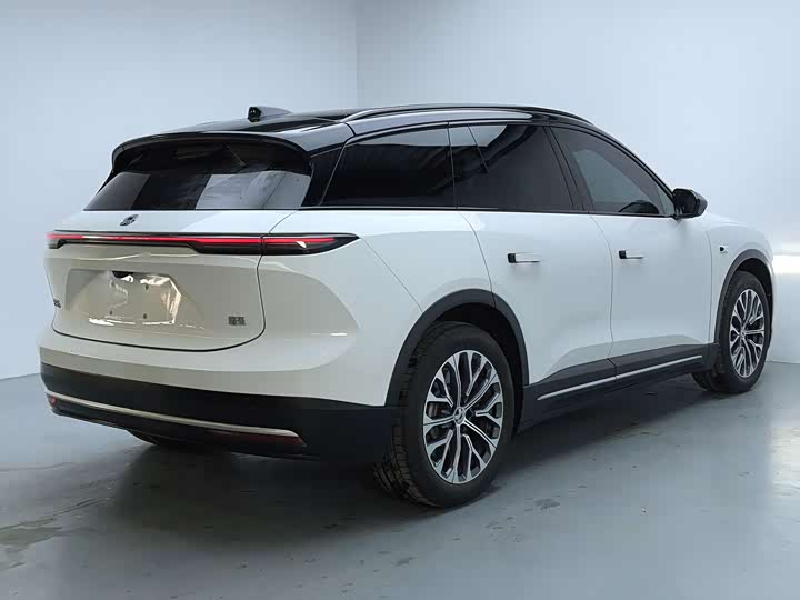 Фото 4 - Nio ES6