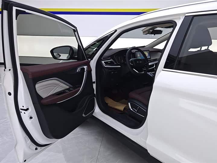 Фото 7 - Geely Jiaji