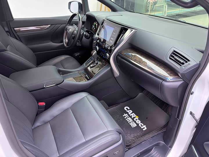 Фото 15 - Toyota Alphard