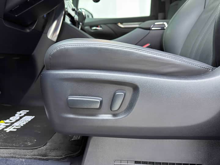 Фото 17 - Toyota Alphard