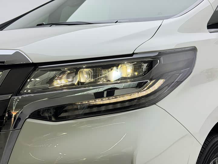 Фото 4 - Toyota Alphard