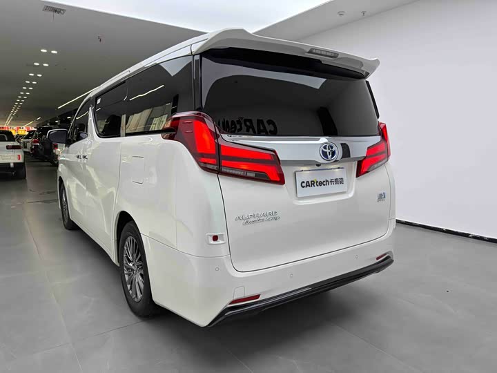 Фото 5 - Toyota Alphard