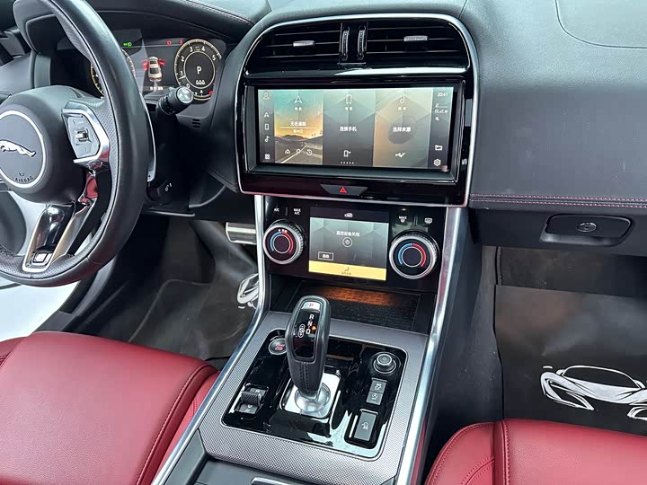 Фото 18 - Jaguar XE L