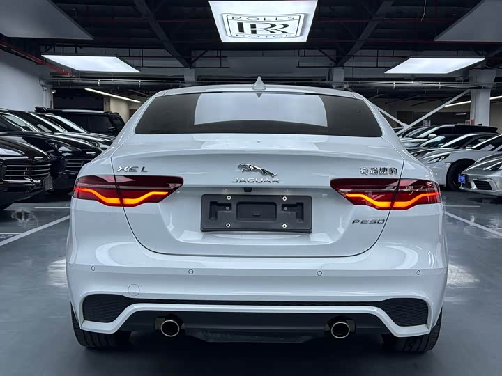 Фото 20 - Jaguar XE L