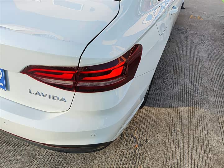 Фото 8 - Volkswagen Lavida