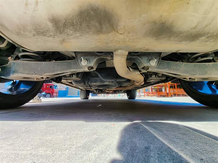 Фото 11 - Roewe RX5