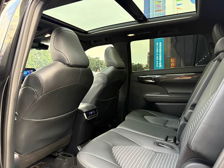 Фото 11 - Toyota Crown Kluger