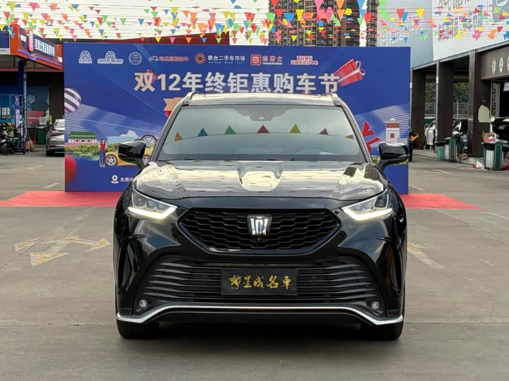 Фото 2 - Toyota Crown Kluger