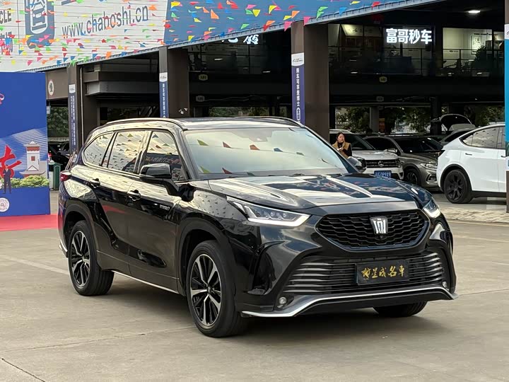 Фото 3 - Toyota Crown Kluger