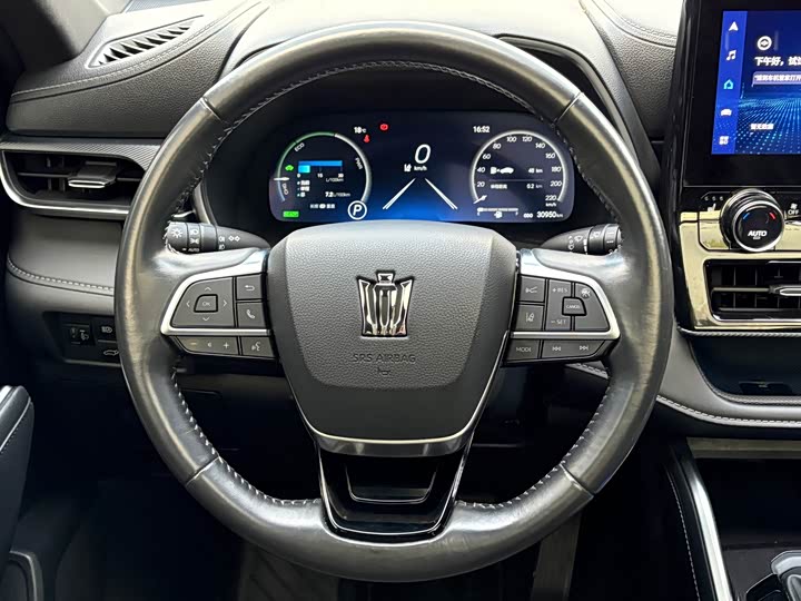 Фото 4 - Toyota Crown Kluger