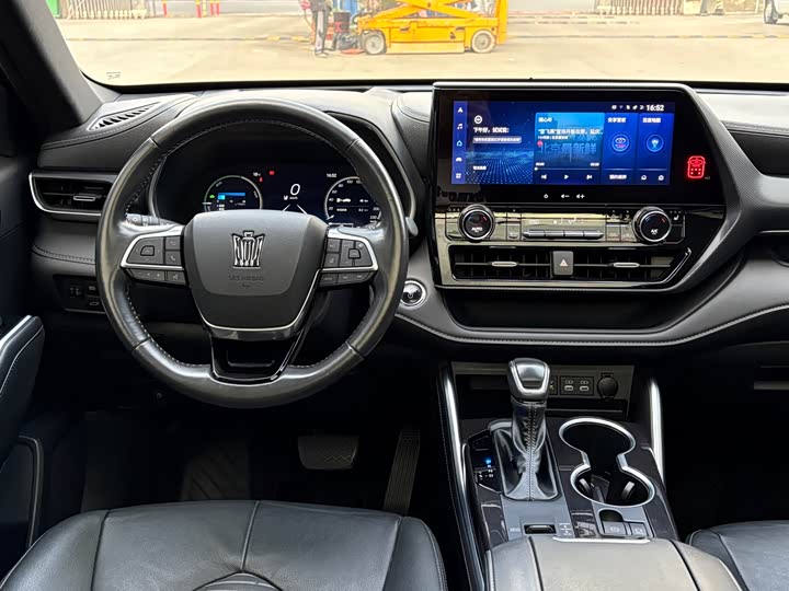 Фото 5 - Toyota Crown Kluger