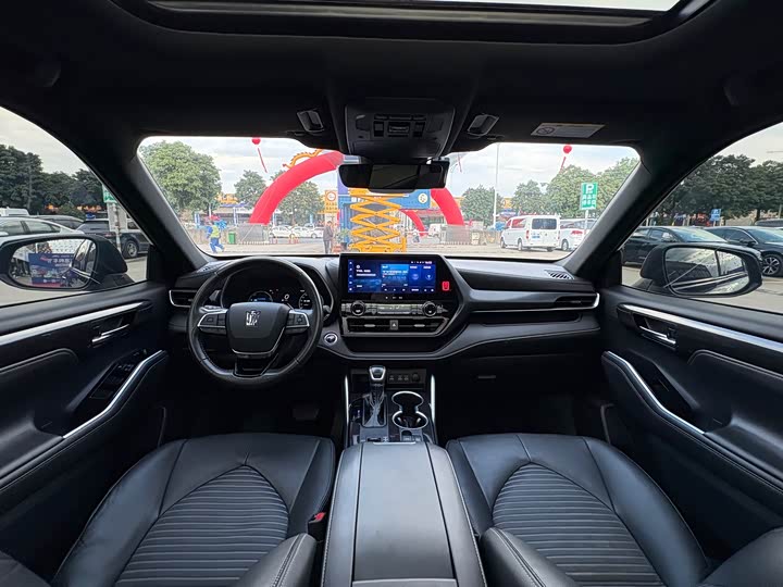 Фото 8 - Toyota Crown Kluger