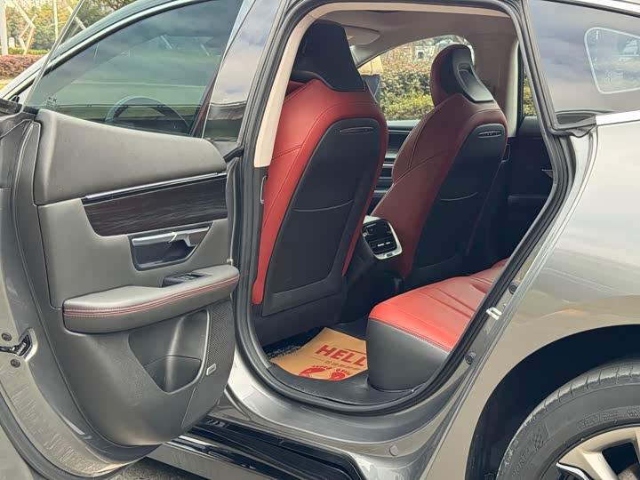 Фото 10 - XPeng P7