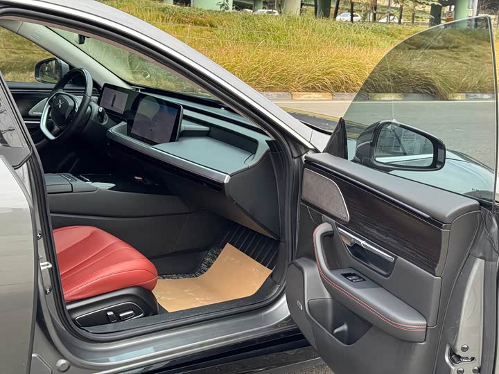 Фото 20 - XPeng P7