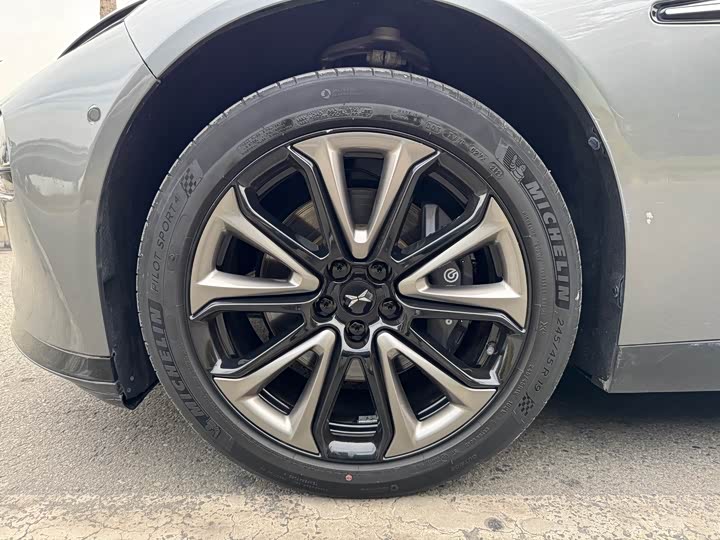 Фото 6 - XPeng P7