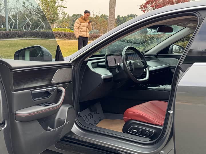 Фото 7 - XPeng P7