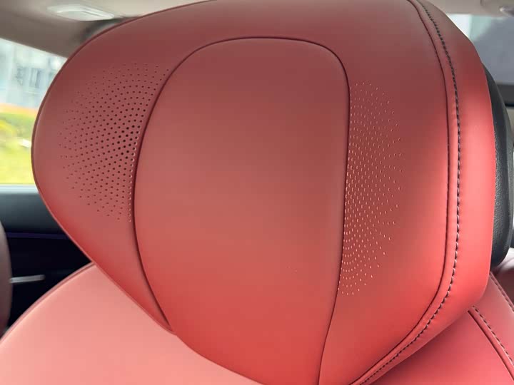 Фото 8 - XPeng P7