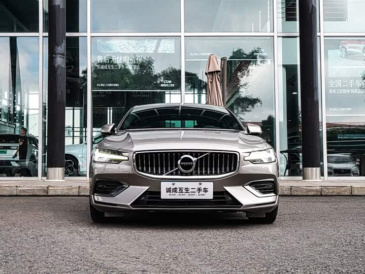 Фото 2 - Volvo S60