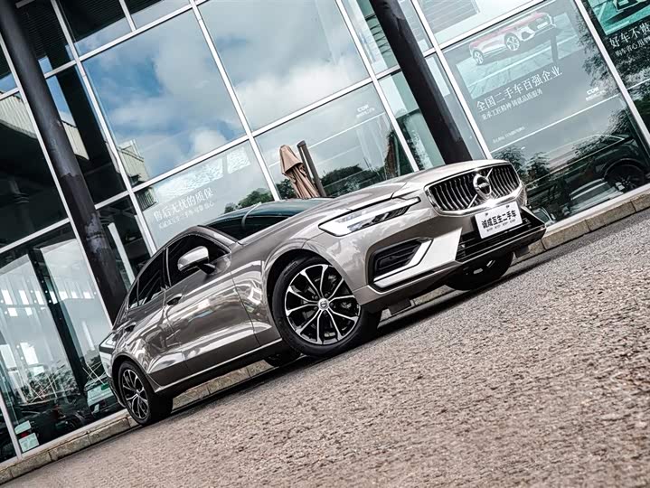 Фото 4 - Volvo S60