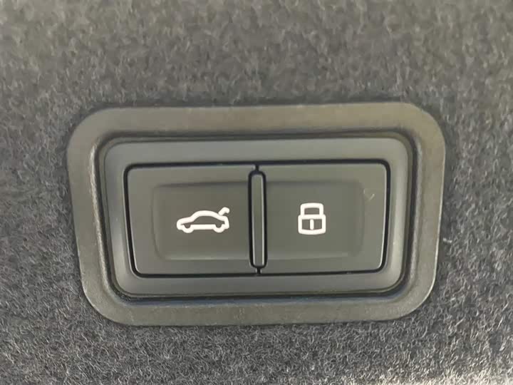 Фото 22 - Audi A8