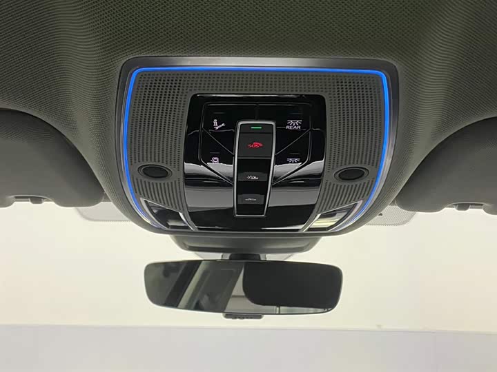 Фото 30 - Audi A8