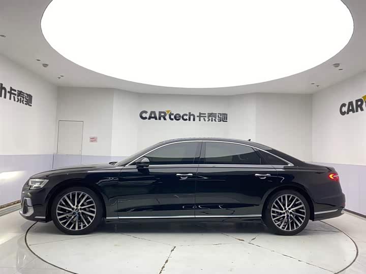 Фото 8 - Audi A8